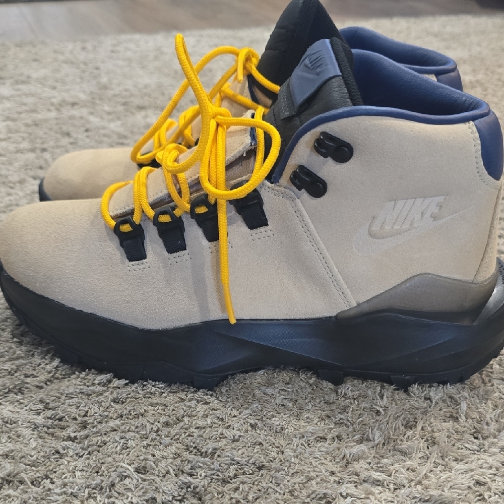 Nike Cygnal Boots Dessert Ore Beige Hiking Boot New W/O Tag